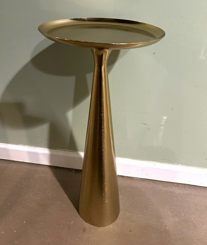 Gold round metal pedestal - metal,